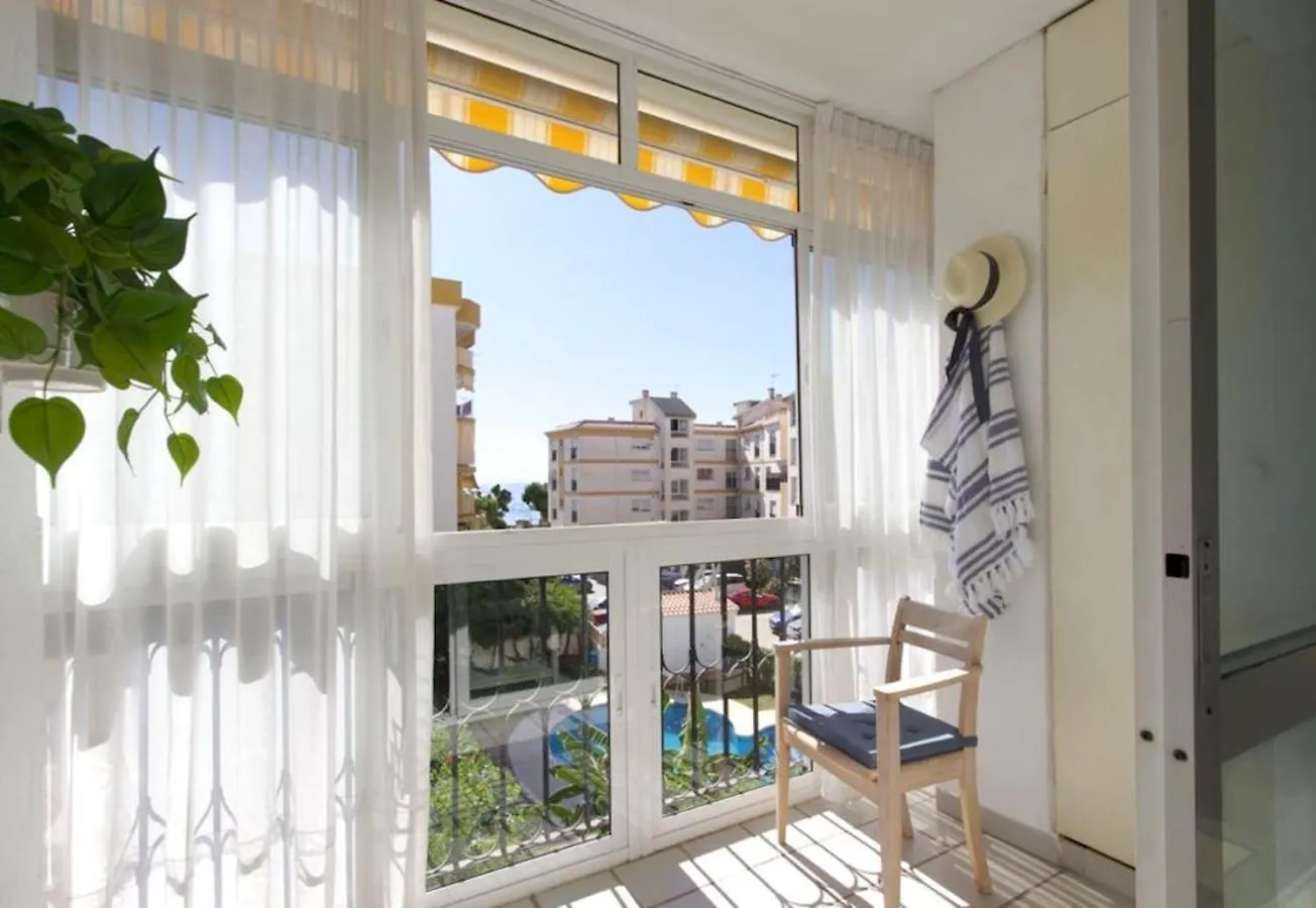 Centrally Located South Facing Apartment With Pool Torremolinos