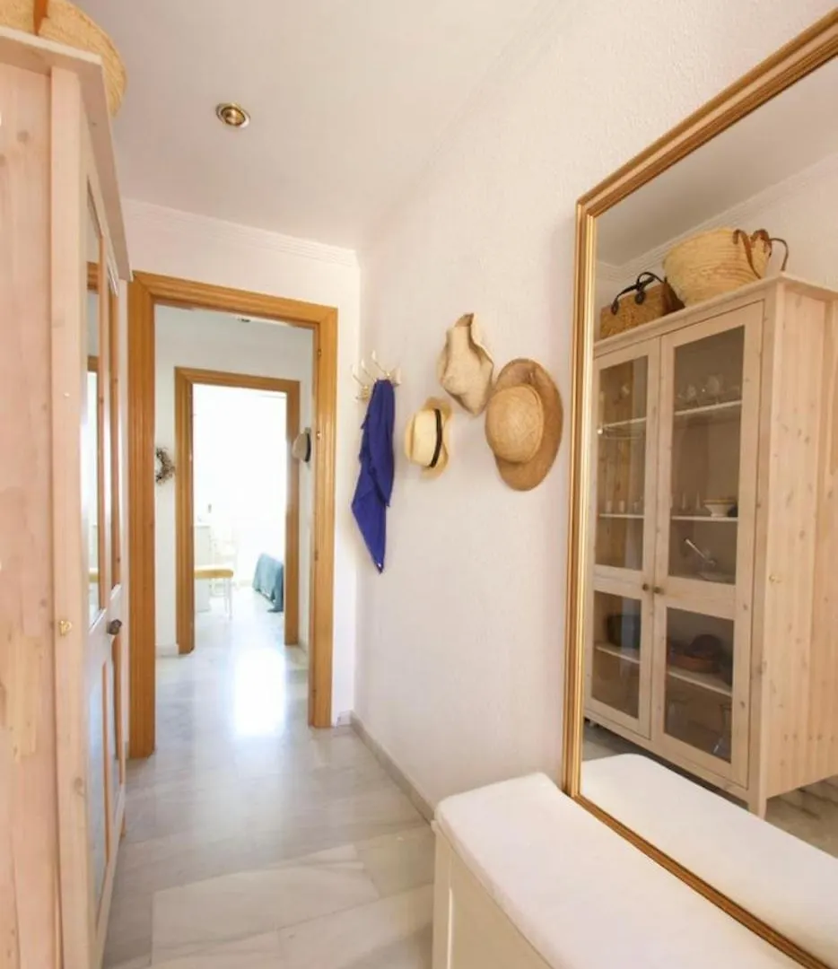 Centrally Located South Facing Apartment With Pool Torremolinos 0*,