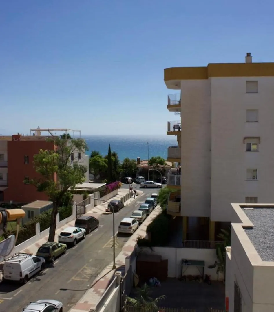 Centrally Located South Facing Apartment With Pool Torremolinos