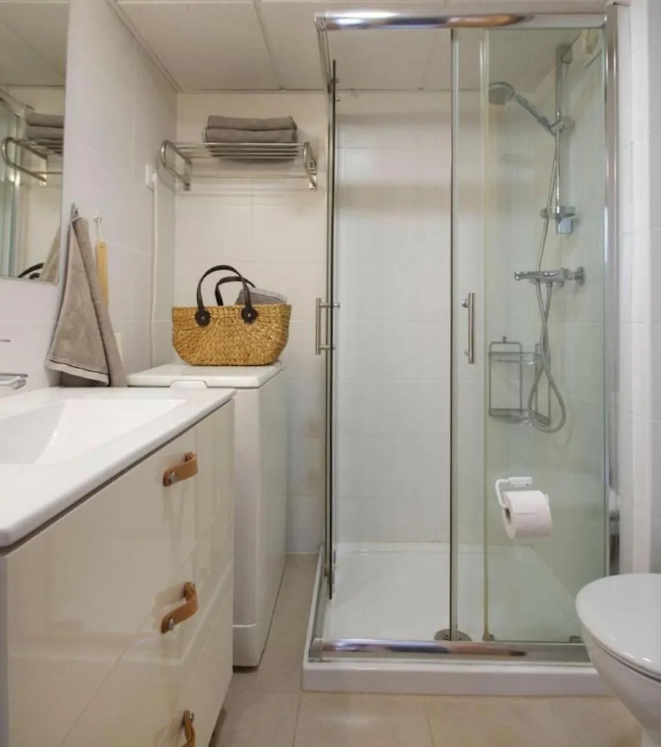 Centrally Located South Facing Apartment With Pool Torremolinos